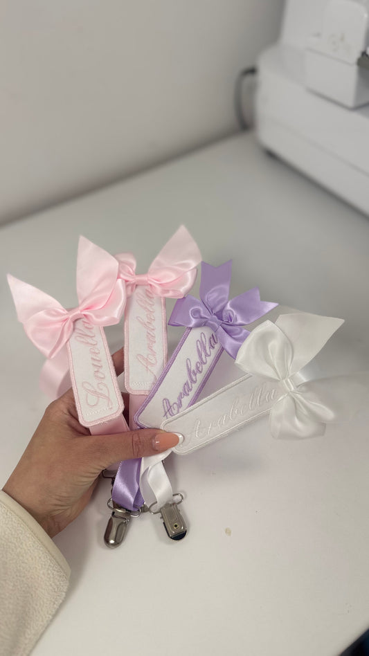 Dummy clip with bow
